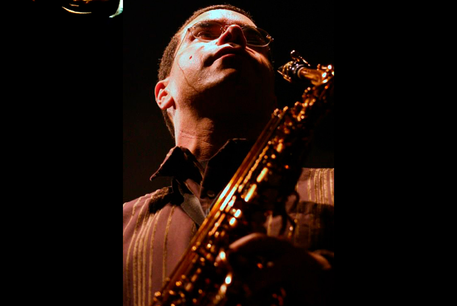 Contrata un saxofonista en Marbella